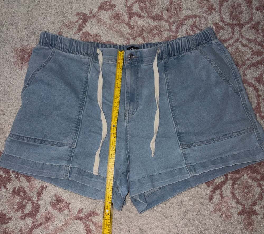 Express Women's Light Wash Denim Drawstring Elastic Waist Pull-On Shorts XL
